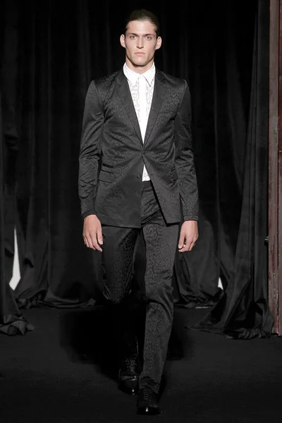 Look 2